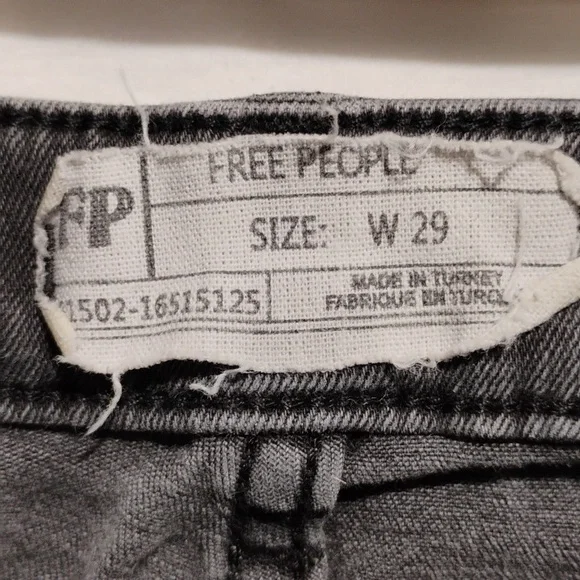 Free People Great Heights Fringed Hem Black Jeans Sz.29 Hardly Worn (A-72) - Picture 4 of 10
